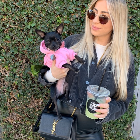 Meet your Posher, Olivia - Picture 1 of 1